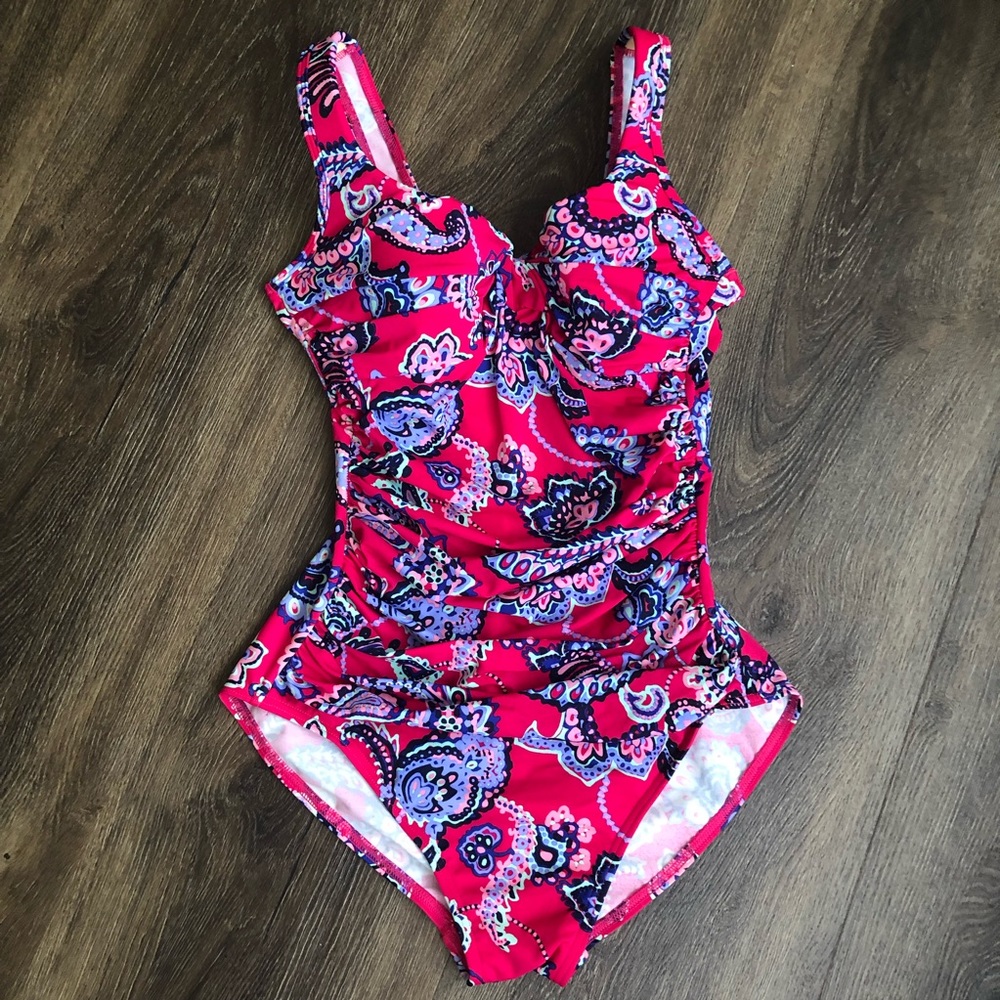 Gorgeous swim suit. New. Size 8. Talbots.